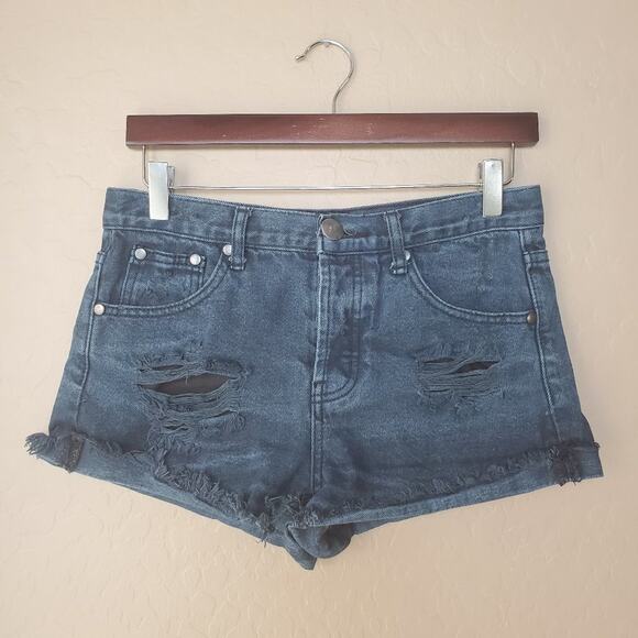 Tobi Distressed Frayed Cut Off Denim Shorts - Picture 2 of 9